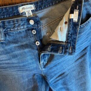 Madewell Darted Barrel Leg in Dobbins Wash